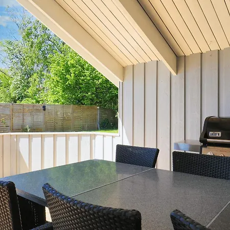 4 Star In Praesto-by Traum Præstø