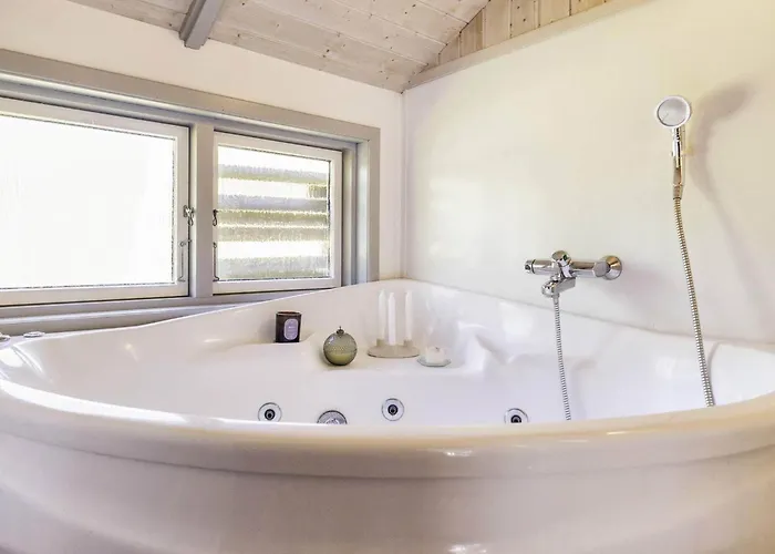 4 Star In Praesto-by Traum